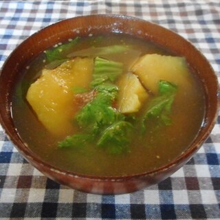 さつま芋とワサビ菜の味噌汁